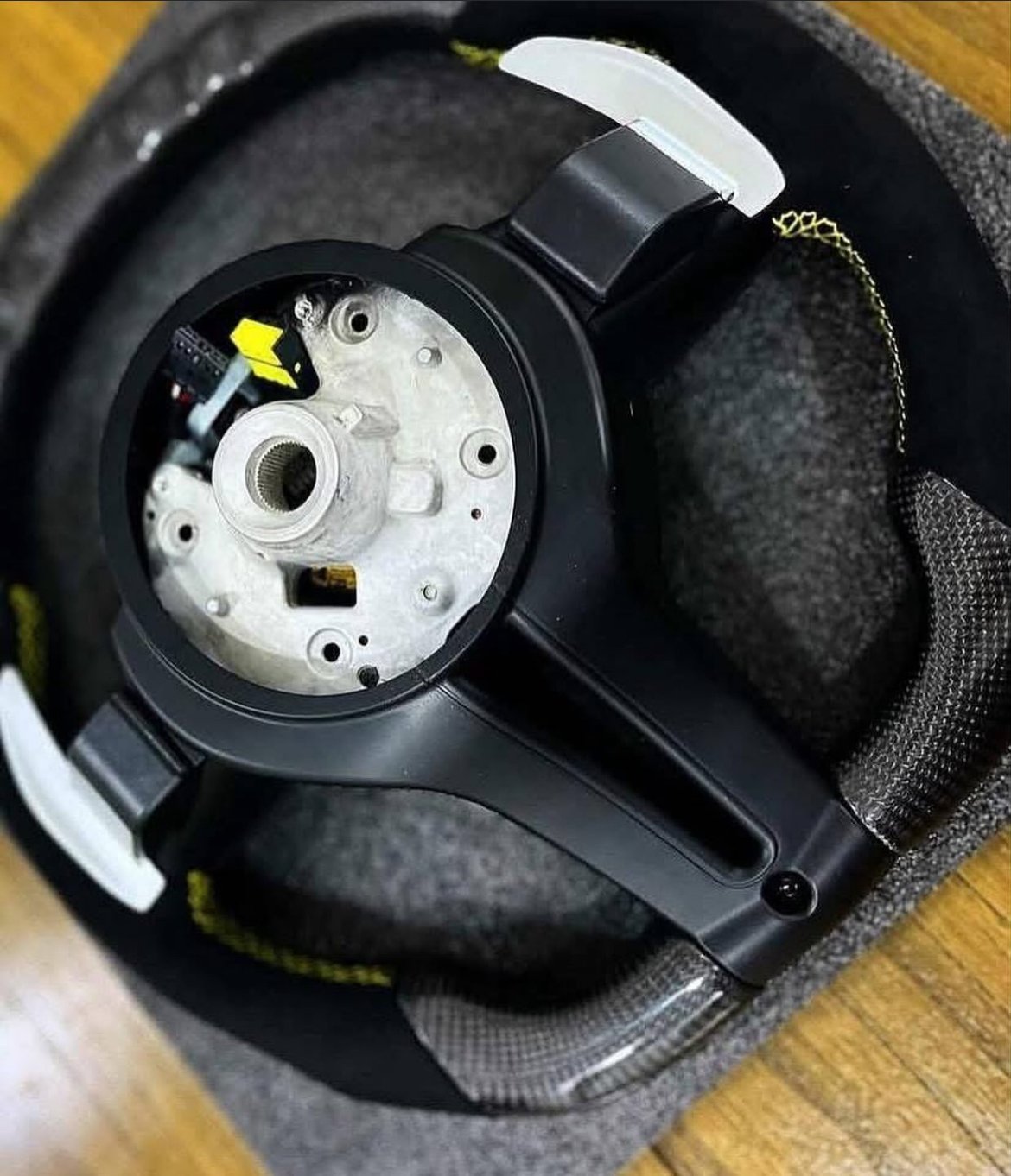 volant bmw f30 amélioré: volant m performance en carbone volant bmw f30 amélioré: volant m performance en carbone