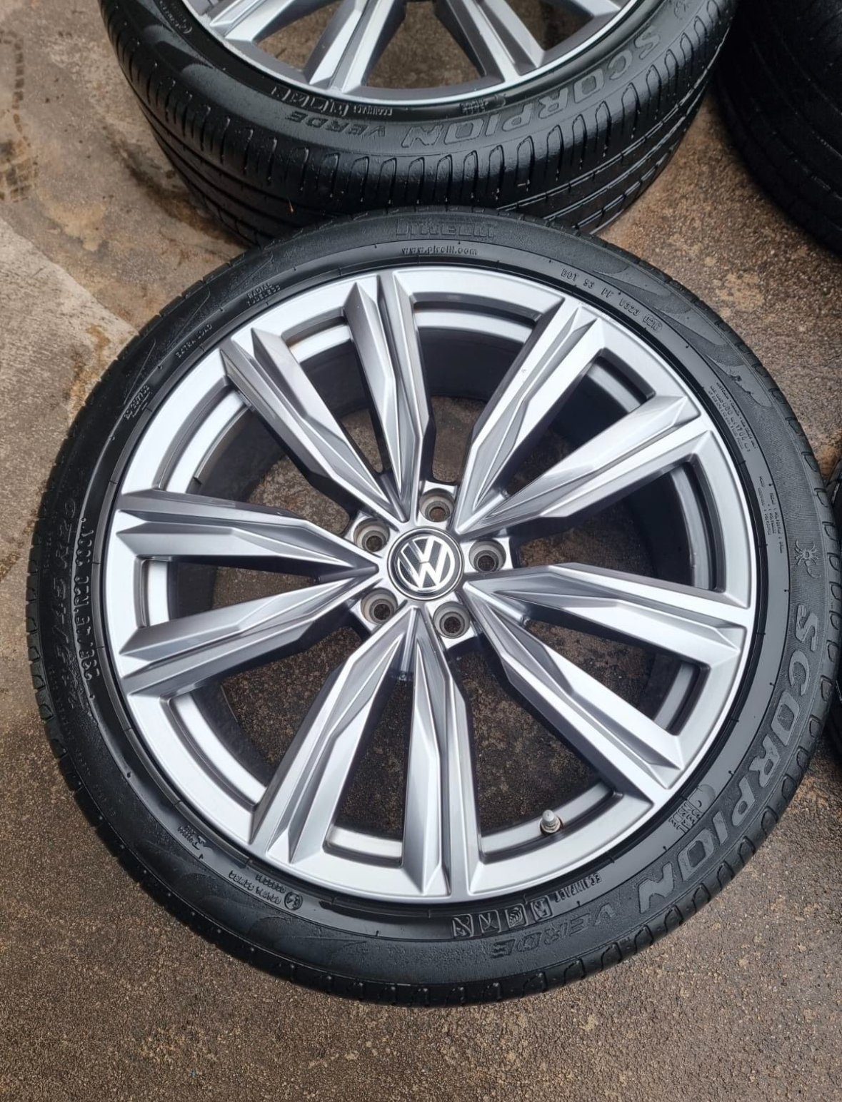 jantes aluminium 20 pouces d'origine tiguan (2016 2024). jantes aluminium 20 pouces d'origine tiguan (2016 2024).