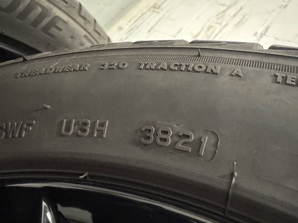 paire de jantes alliage vw 18” springfield + pneus été paire de jantes alliage vw 18” springfield + pneus été