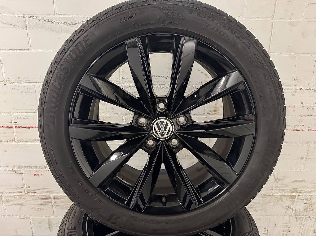 paire de jantes alliage vw 18” springfield + pneus été paire de jantes alliage vw 18” springfield + pneus été